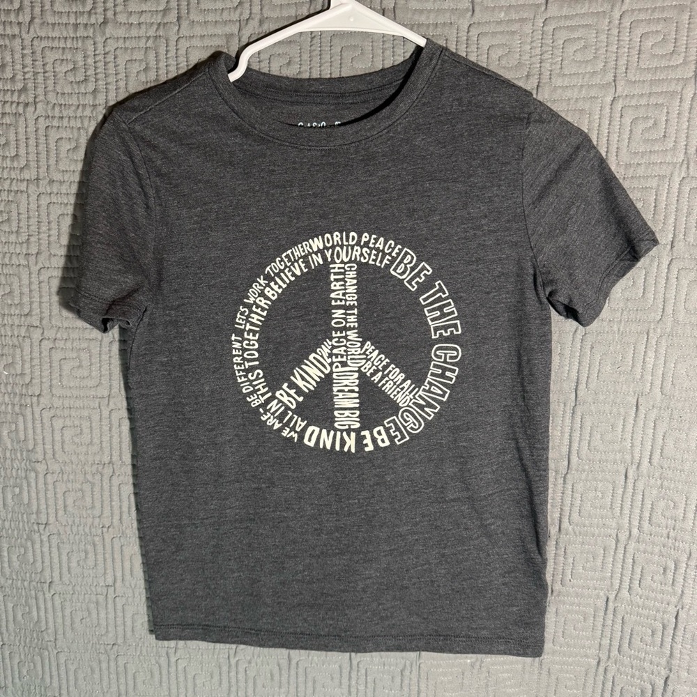 Cat & Jack T-Shirt Boys Size Medium 8/10 Peace Grey Gray Positive Short Sleeve